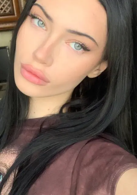 Кристина из Ярмолинцев, мне 19, познакомлюсь для дружбы