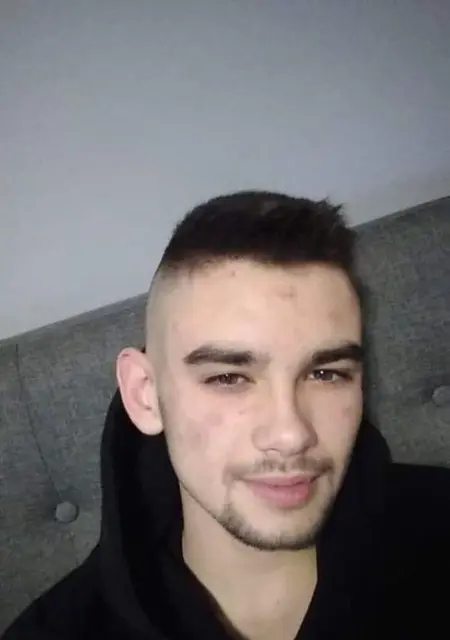 Я Sebastian, 19, из Варшавы, ищу знакомство