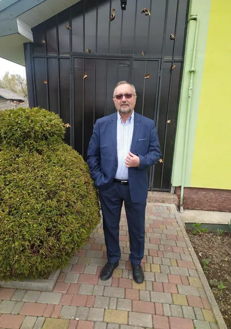 Я Андрій, 65, из Киева, ищу знакомство