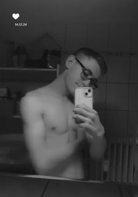 Nick из Берлина, ищу на сайте знакомства на одну ночь