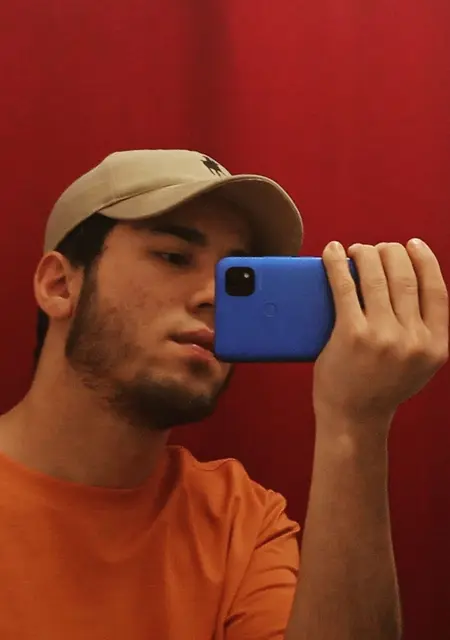 Муха из Новороссийска, мне 23, познакомлюсь на одну ночь