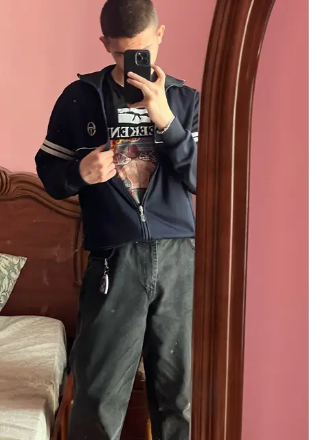 Бодя из Самбора, мне 19, познакомлюсь для приятного времяпровождения