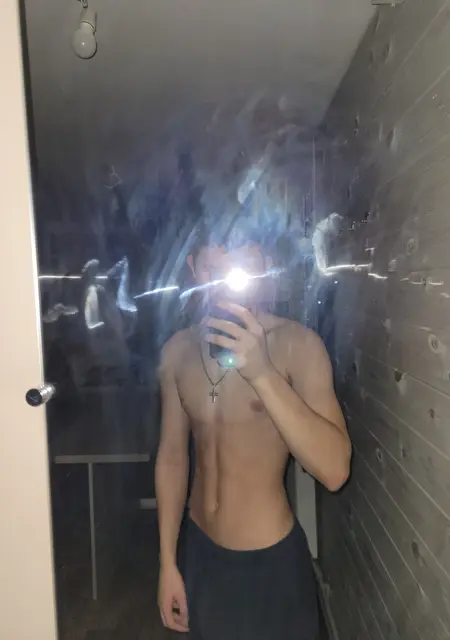 Андрей из Чернигова, мне 21, познакомлюсь на одну ночь