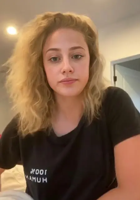 Я Christelle, 30, из Обервильи, ищу знакомство для совместных путешествий