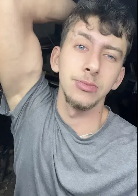 Arnold from Liverpool, looking for one-night stand