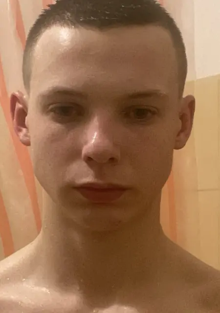 Я Валентин, 18, из Львова, ищу знакомство для общения