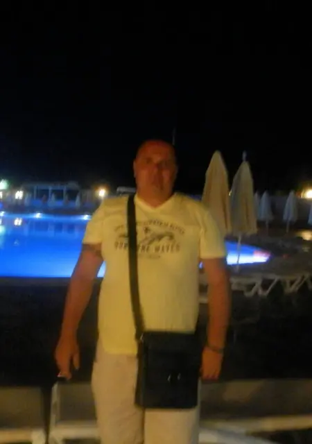 Олег из Киева, мне 51, познакомлюсь на одну ночь