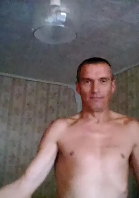 Андрей из Барановичей, мне 45, познакомлюсь на одну ночь