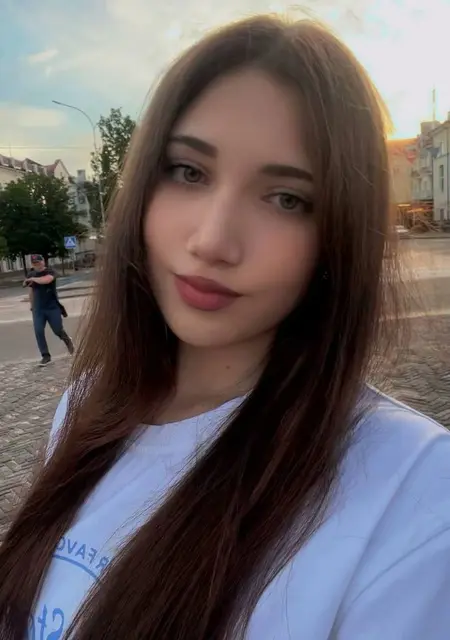 Вика из Киева, мне 24, познакомлюсь для вирта