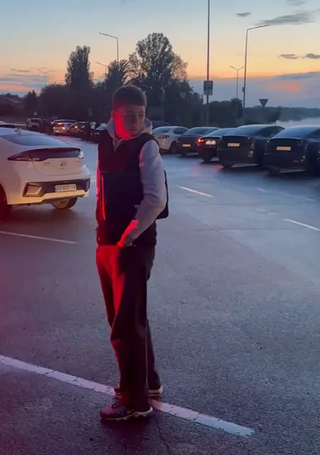 Я Саша, 20, знакомлюсь без обязательств в Виннице