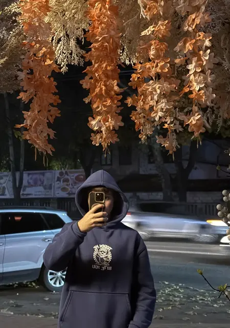 Я Влад, 18, из Бельцов, ищу знакомства без обязательств