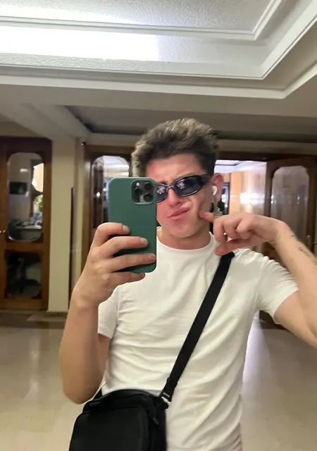 Soy Denis, 18 años, conociéndome para viaje en Madrid
