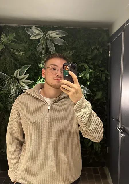 Я Иван, 23, из Амстердама, ищу знакомство для общения