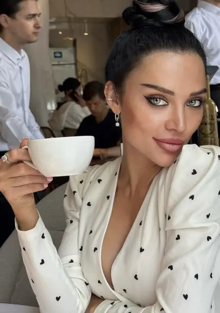 Anastasia из Хельсинки, ищу на сайте открытые отношения