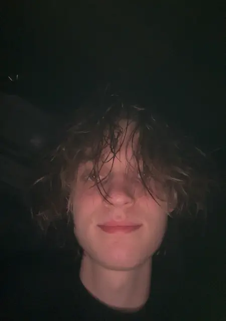 Я Егор, 19, из Днепра, ищу знакомство для приятного времяпровождения