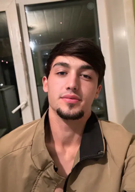 Я Кадыр, 20, из Брюсселя, ищу знакомства на одну ночь