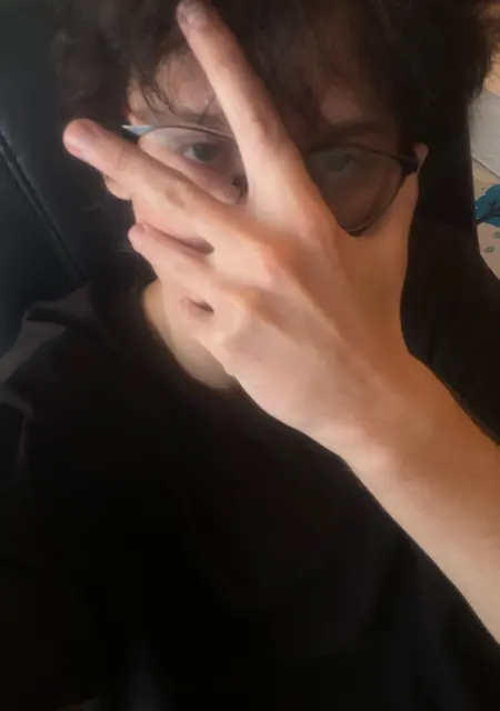 Артём из Гифхорн, мне 18, познакомлюсь без обязательств