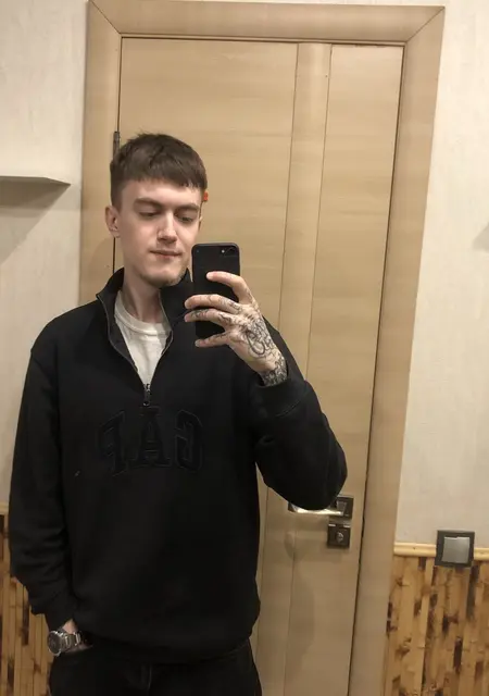 Артем из Киева, мне 20, познакомлюсь на одну ночь