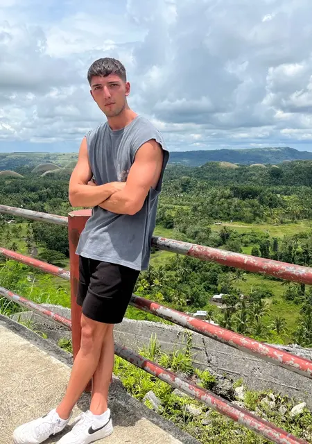 Я Ruben, 23, знакомлюсь для постоянных отношений в Таррагоне