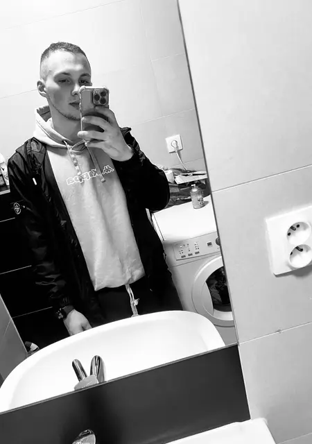 Kolya из Литомержицы, мне 20, познакомлюсь для дружбы