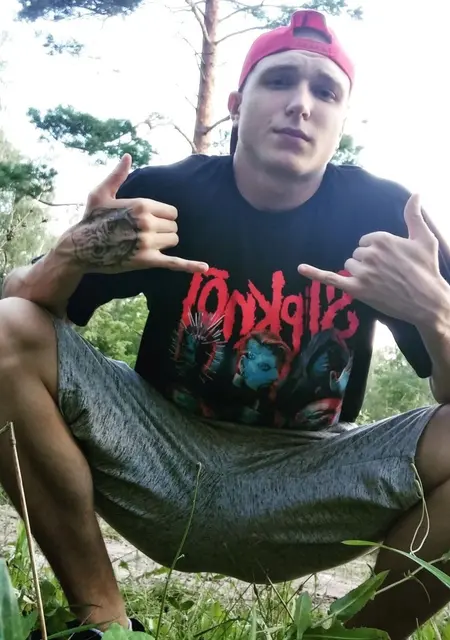 Марк из Гродно, ищу на сайте знакомства на одну ночь