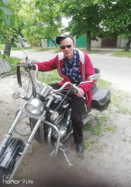 Саша из Днепра, мне 51, познакомлюсь на одну ночь