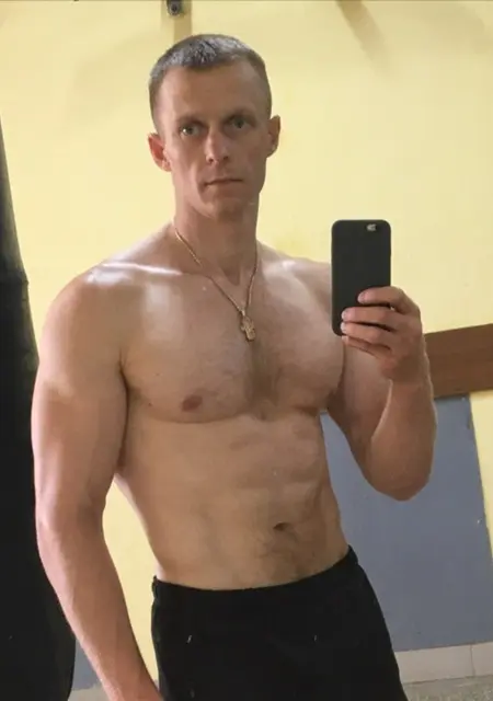 Александр из Луганска, ищу на сайте знакомства без обязательств