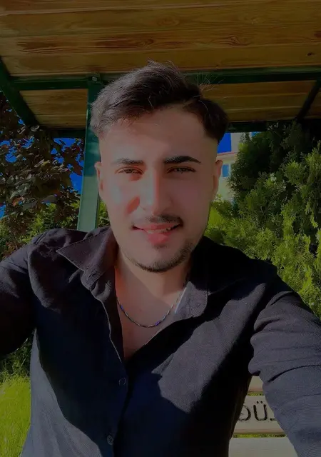 Berkan из Чанкыры, мне 25, познакомлюсь на одну ночь