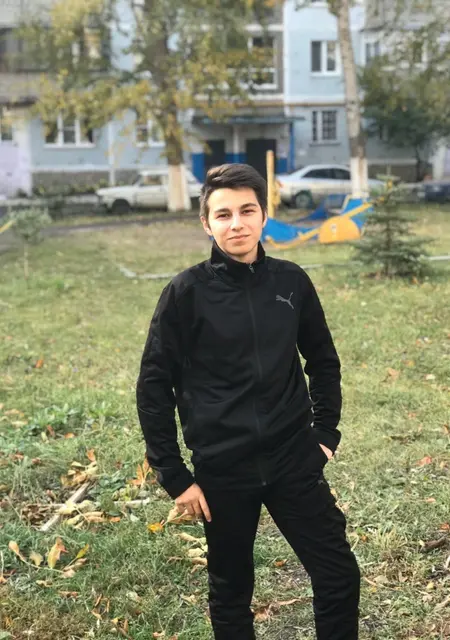 Я Никита, 22, из Речицы, ищу знакомство для приятного времяпровождения