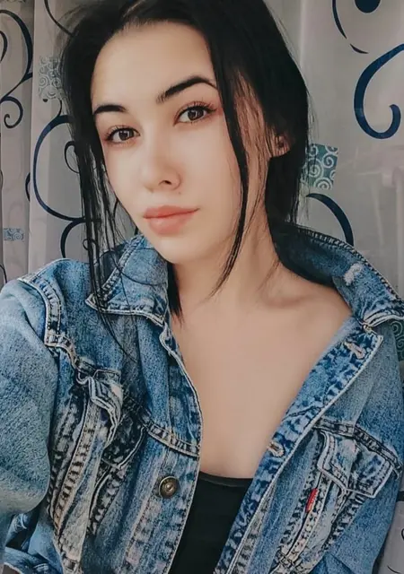 Анна з Чернівців, мені 25 років, познайомлюсь без зобов'язань