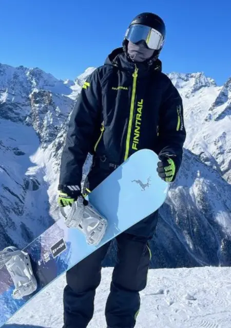 Я Артём, 18, знакомлюсь без обязательств в Мадриде