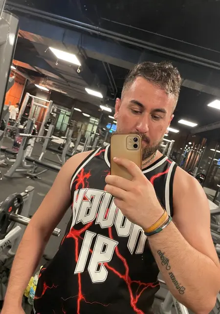 Shirwan из Нюрнберга, мне 30, познакомлюсь для дружбы