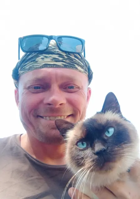 Я Артем, 40, знакомлюсь на одну ночь в Мариуполе