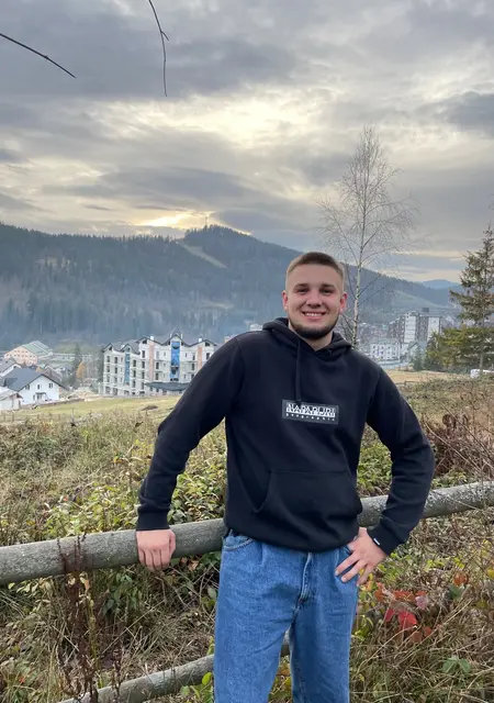 Дмитро з Івано-Франківська, шукаю на сайті приємне проведення часу