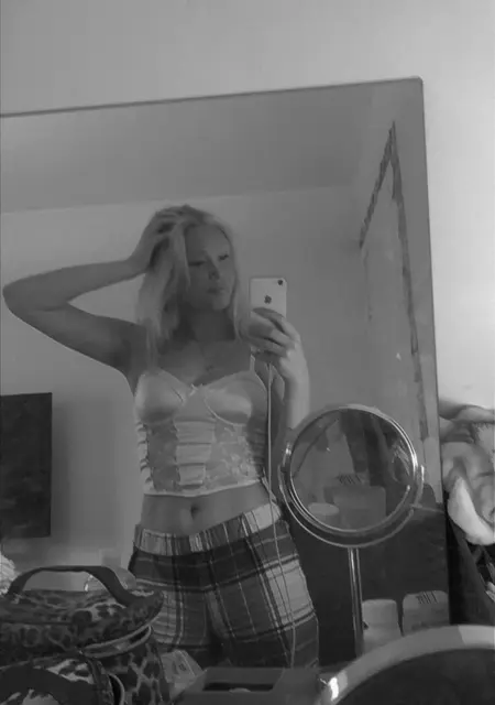 Я Felicia, 21, знакомлюсь без обязательств в Стокгольме