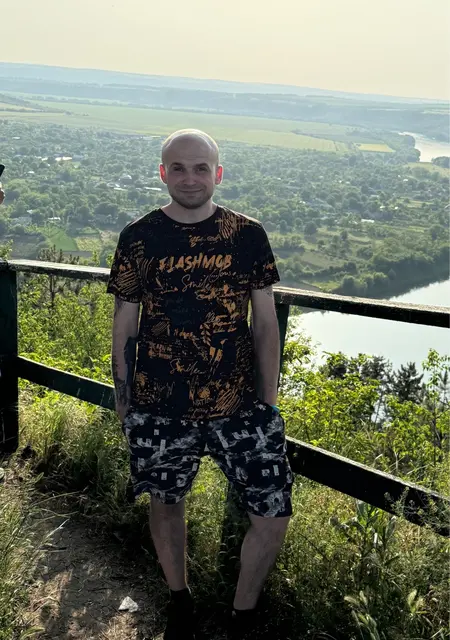 Я Коля, 27, из Винницы, ищу знакомства без обязательств