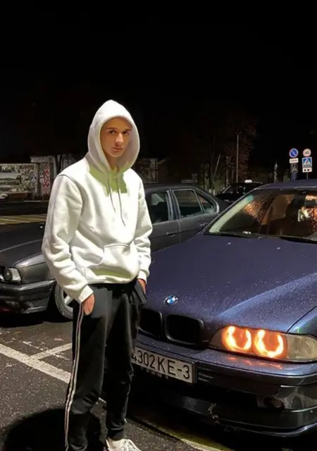 Я Сергей, 21, из Бреста, ищу знакомства на одну ночь