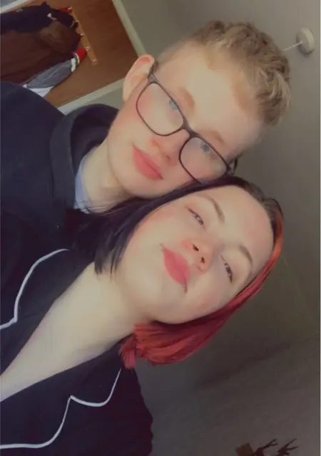 Я Shkc, 19, из Солсбери, ищу знакомства на одну ночь