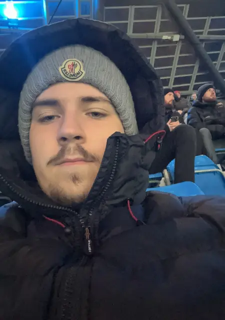 Jerry из Доркинг, мне 19, познакомлюсь для вирта