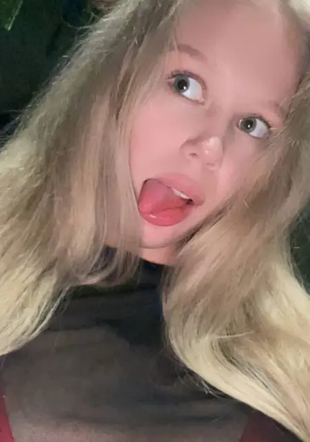 Я Лана, 24, знакомлюсь на одну ночь в Баку