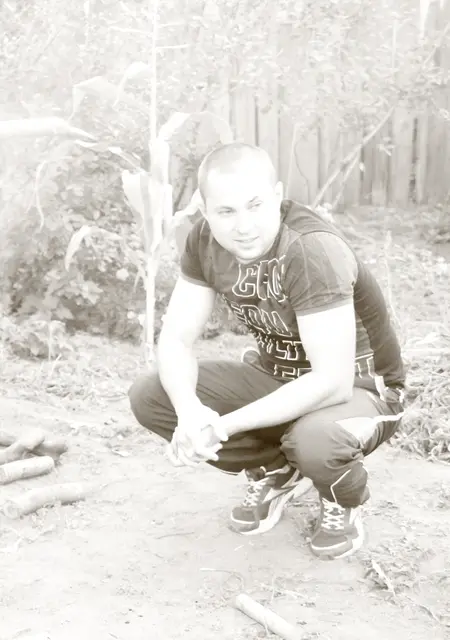 Я Слава, 35, из Караганды, ищу знакомство для приятного времяпровождения