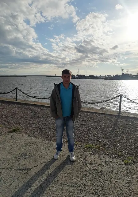 Я Влад, 38, из Бобруйска, ищу знакомства на одну ночь