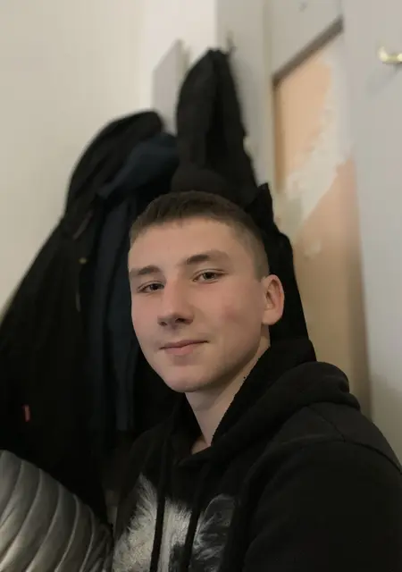 Я Максим, 20, знакомлюсь на одну ночь в Львове