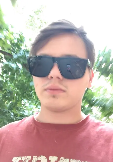 Я Михаил, 18, знакомлюсь без обязательств в Ташкенте