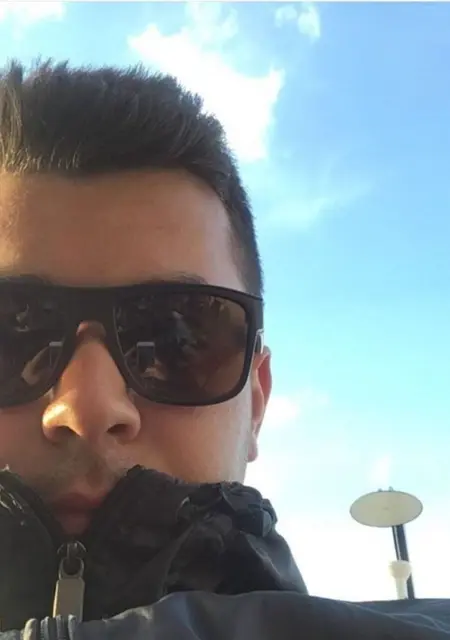 Johni из Афин, мне 23, познакомлюсь