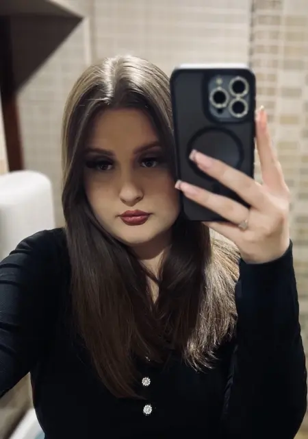 Альбіна из Львова, мне 18, познакомлюсь для постоянных отношений