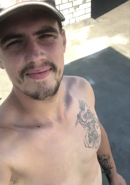 Oleg из Черкасс, ищу на сайте знакомства на одну ночь