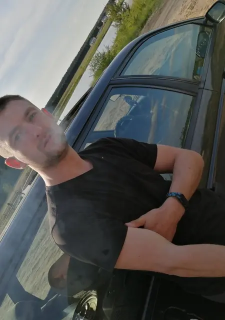 Александр из Островца, мне 30, познакомлюсь на одну ночь