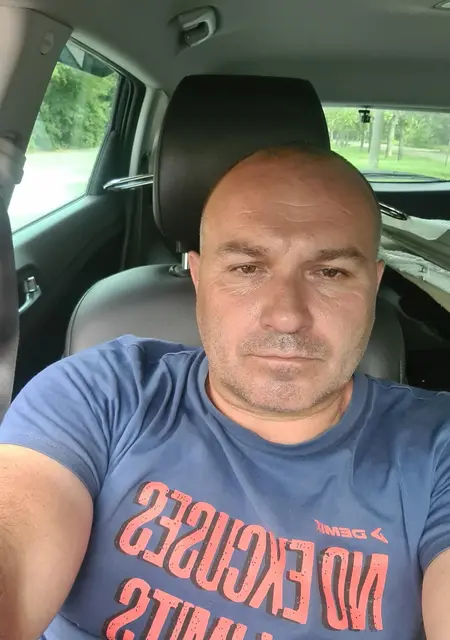 Виталий из Киева, ищу на сайте знакомства на одну ночь