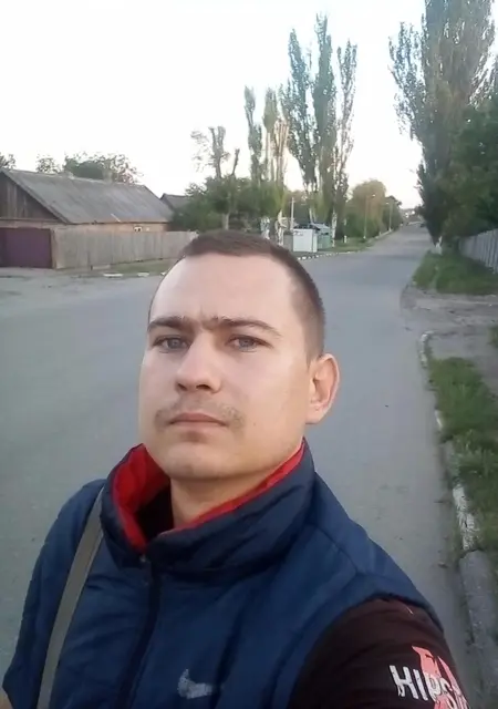 Я Влад, 30, из Марганца, ищу знакомство для приятного времяпровождения